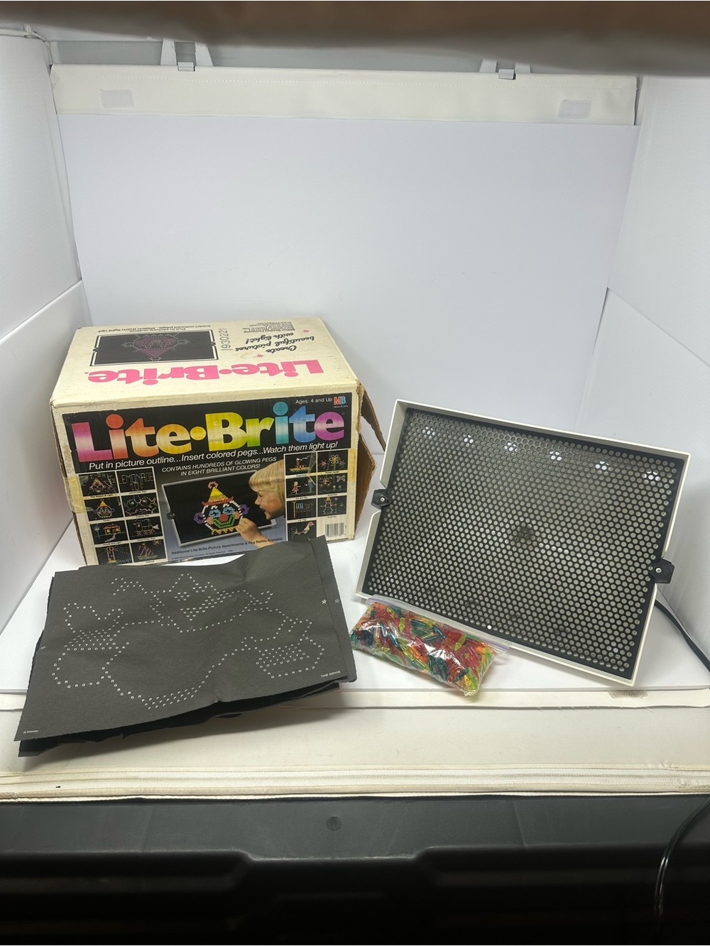 Vintage 1990 Lite Brite Milton Bradley Sheets & Pegs Model 4780 W/ Box